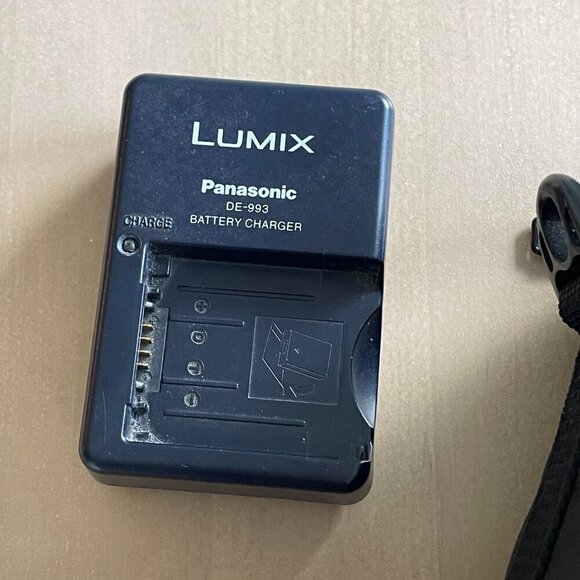 Panasonic Lumix DMC-FZ7S 6MP Digital Camera ,12x Optical Image Stabilized Zoom - Picture 7 of 11